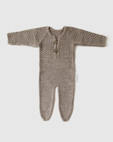 Newborn-Photography-Outfits-Knitted-boy-clothing-props-dapper-tan-brown-neutral-europe