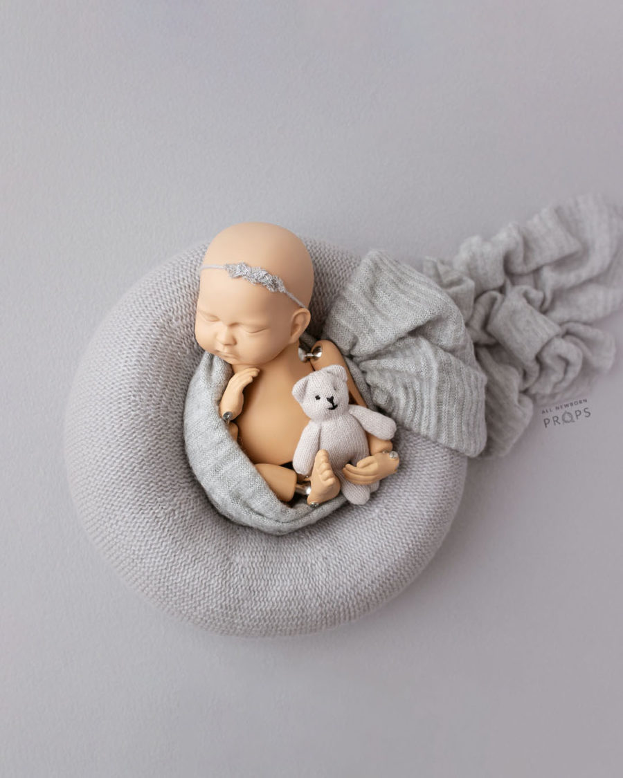 newborn-photography-poser-props-girl-bean-bag-alternative-grey-neutral-Accessoire-für-das-Babyposing-europe