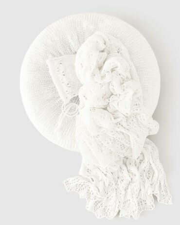 newborn-studio-photography-props-set-poser-blanket-bonnet-girl-white-textured-vintage-europe