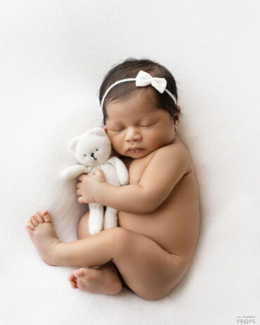 simple-bow-headband-for-photography-baby-girl-white-minimal-beautiful-newbornprops-europe