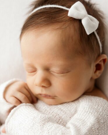simple-bow-newborn-headband-for-photography-props-tie-back-white-organic-eu