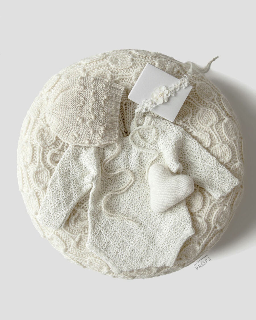 Props-for-Photographers-Newborn-Set-poser-outfit-hat-tieback-cream-vintage-neutral-europe
