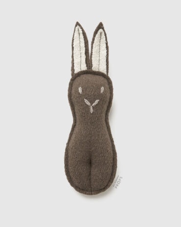Picture-Props-for-Babies-boy-toy-bunny-rabbit-neutral-chocolate-newbornprops-eu