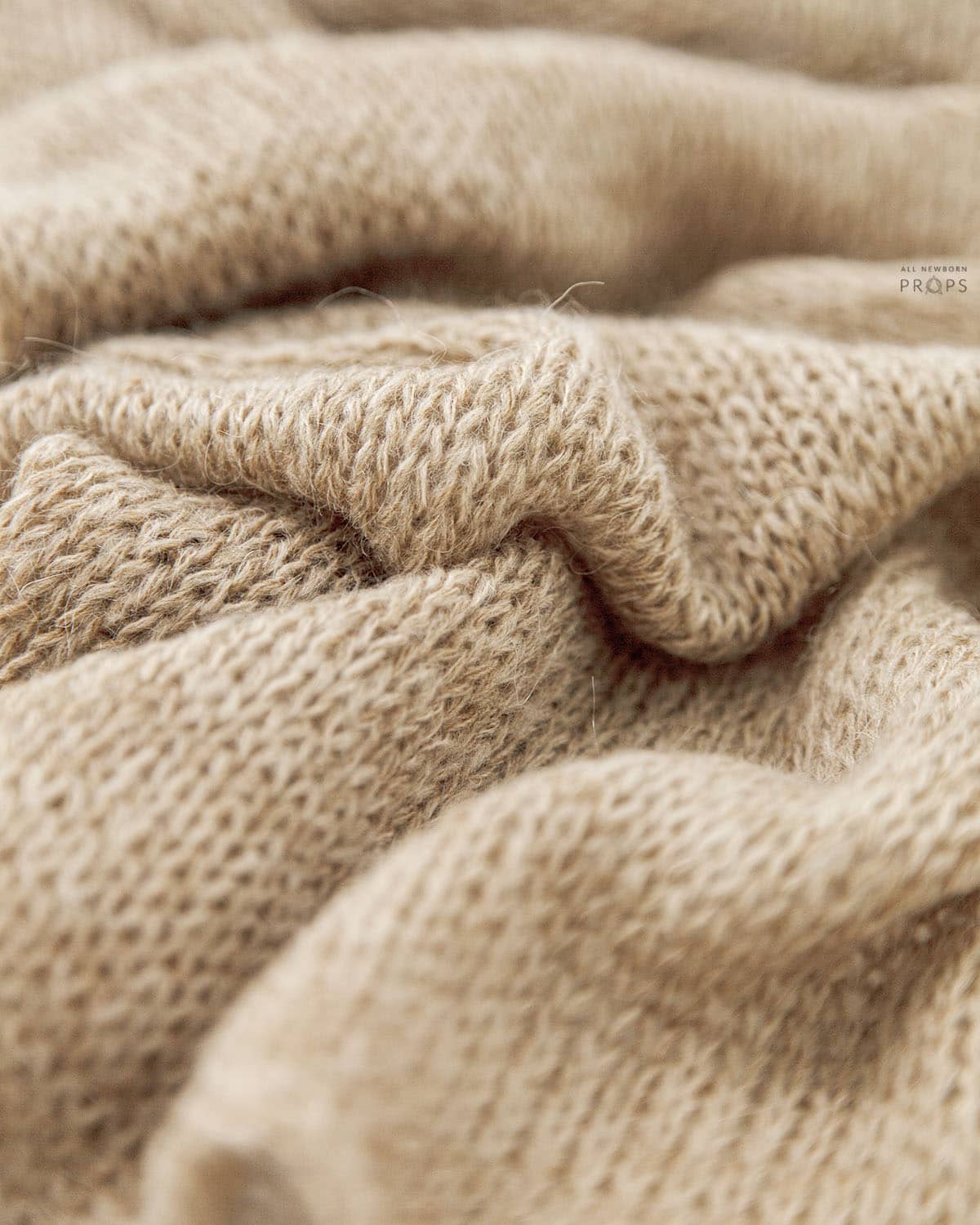 newborn-photography-wraps-stretchy-knitted-props-boy-neutral-camel-europe
