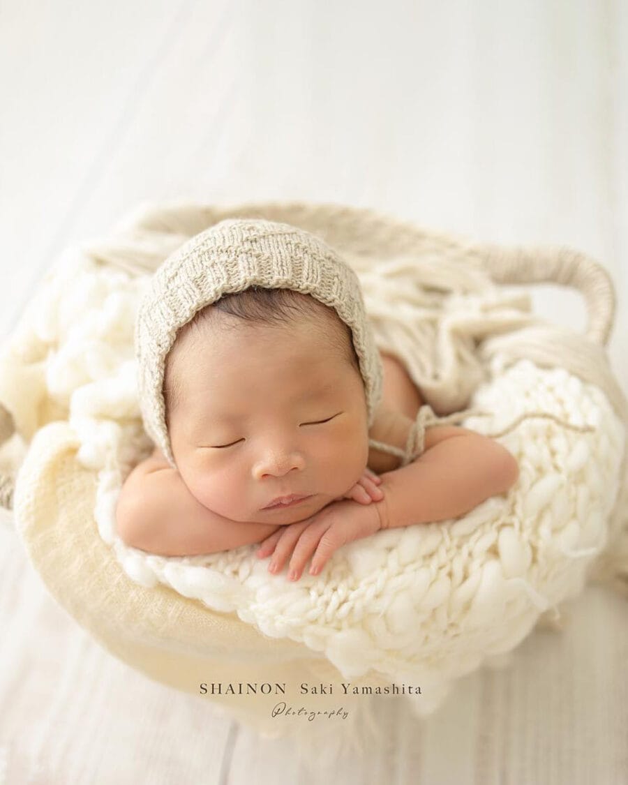 Newborn-hat-for-photos-boy-natural-organic-tan-photoshoot-props-europe