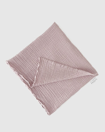 Muslin-Blankets-for-Newborn-Photography-props-girls-dusty-pink-textured-eu
