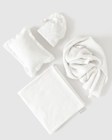 Newborn-Photoshoot-Prop-Set-boy-white-blanket-wrap-pillow-beanie-europe