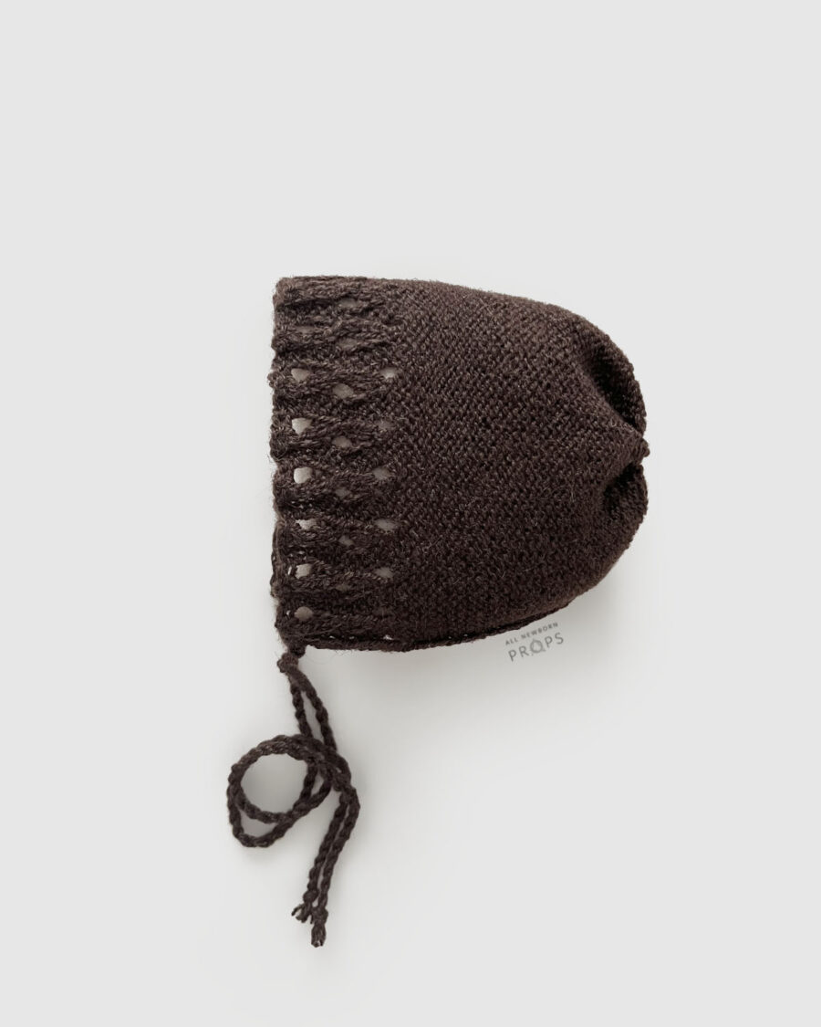 bonnet-for-newborn-baby-photoshoot-boy-props-Häubchen-dark-chocolate-europe