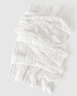 mohair-wrap-for-newborn-photography-girl-white-textured-europe