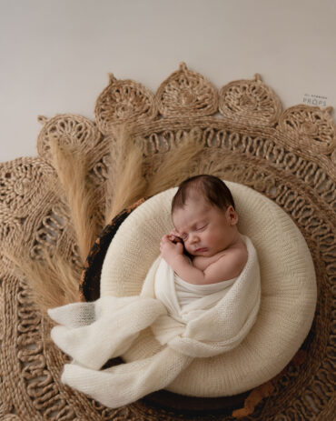 newborn-bean-bag-poser-create-a-nest-photography-props-vintage-boy-ivory-europe