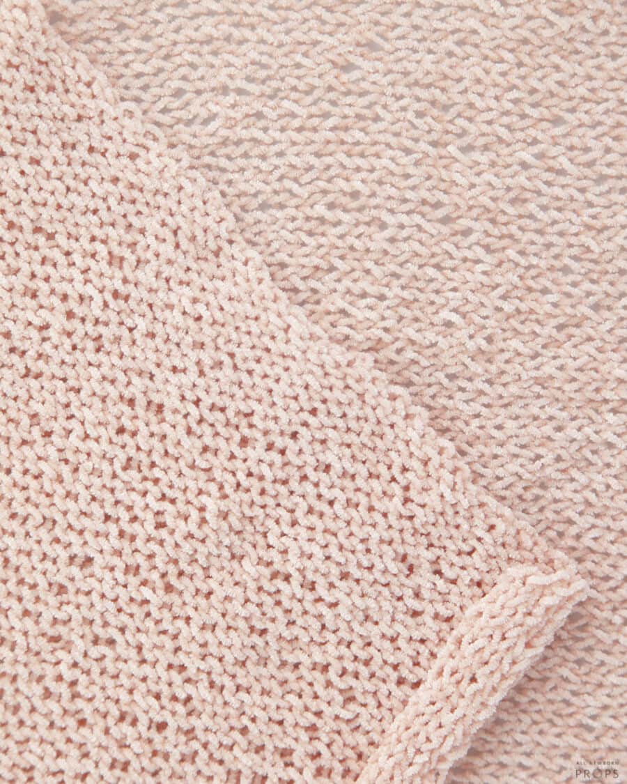 newborn-girl-photo-swaddle-knitted-stretchy-pink-europe