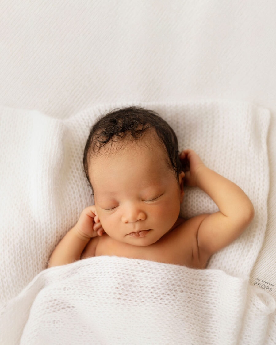 newborn-photography-props-layer-white-stretchy-boy-europe