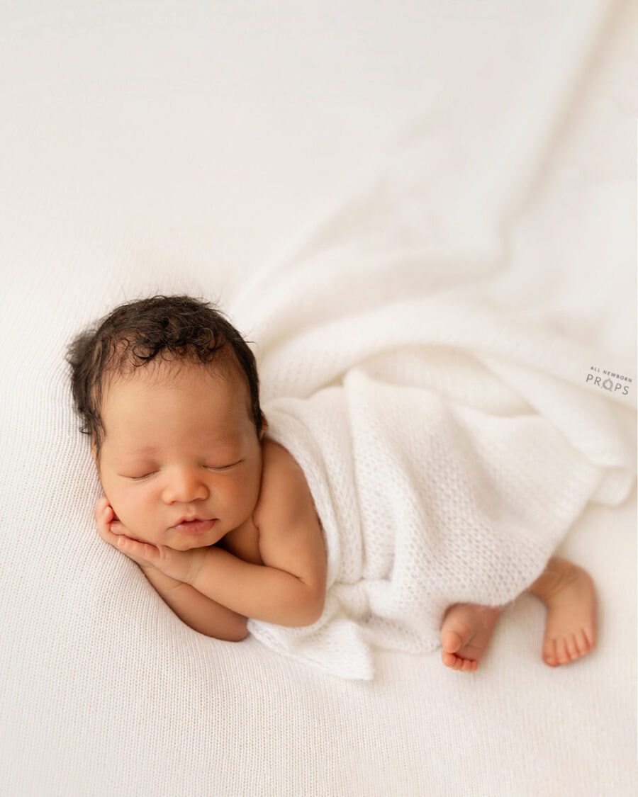 newborn-photography-swaddle-props-white-stretchy-girl-eu