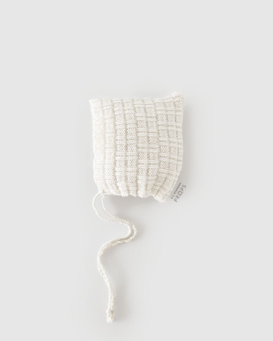 baby-photography-pixie-hat-boy-organic-textured-knitted-cream-newbornprops-eu