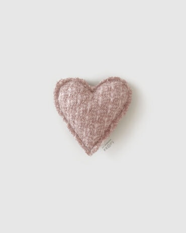 heart-photo-prop-toy-for-newborn-photoshoot-girl-pink-vintage-europe