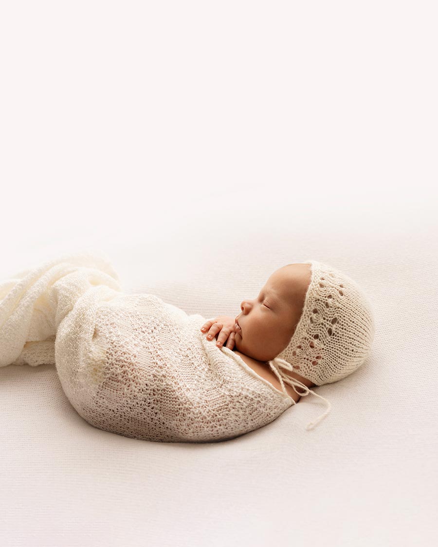 newborn-girl-knit-lace-bonnet-for-photography-props-organic-cream-europe