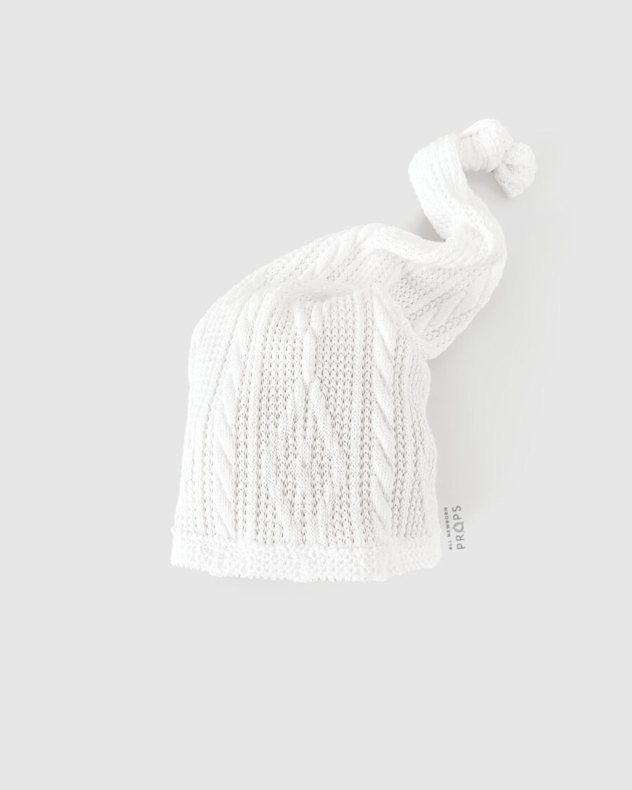sleepy-hat-for-newborn-photography-boy-white-textured-minimal-europe