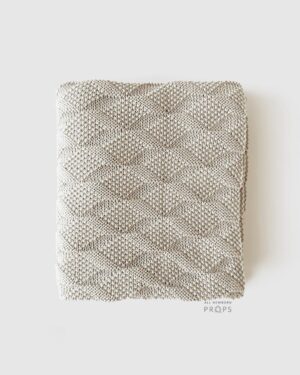 Textured-Baby-Wraps-for-Pictures-girl-stretchy-neutral-linen-europe