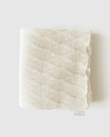 textured-baby-wrap-for-pictures-boy-stretchy-ivory-newbornprops-europe