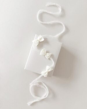 tiny-bows-newborn-headband-for-photography-girl-ivory-organic-europe