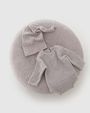 Baby-Boy-photography-prop-set-poser-romper-hat-grey-neutral-europe