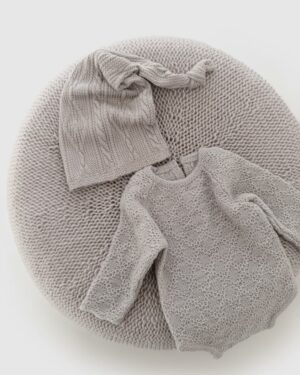 Baby-Boy-photography-prop-set-poser-romper-hat-grey-neutral-europe
