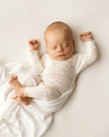 Newborn-Footless-Sleepsuit-for-Photography-boy-props-white-minimal-europe
