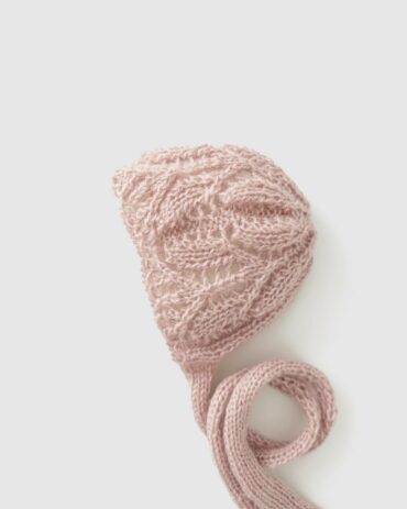 newborn-girl-bonnet-photo-props-vintage-knitted-lace-dusty-pink-europe