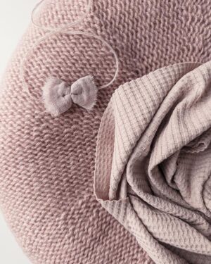 newborn-photo-props-girl-set-coordinated-posier swaddle-headband-pink-europe