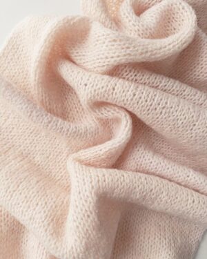 newborn-photography-swaddle-props-girl-knitted-stretchy-mohair-blush-neutral-europe