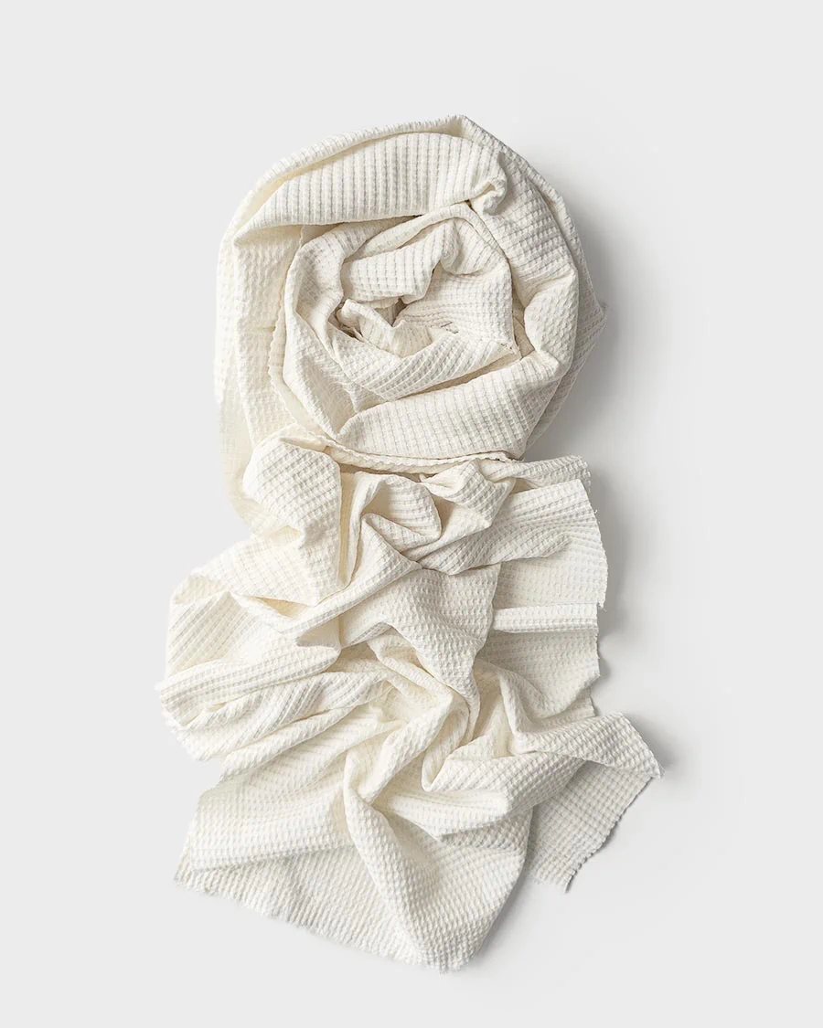 wraps-for-newborn-baby-photography-session-girl-stretchy-textured-knitted-natural-props-europe-ivory