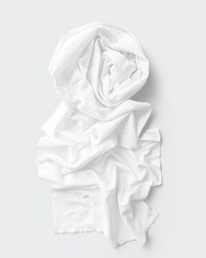 wraps-for-newborn-baby-photography-session-girl-stretchy-textured-knitted-natural-props-europe-white
