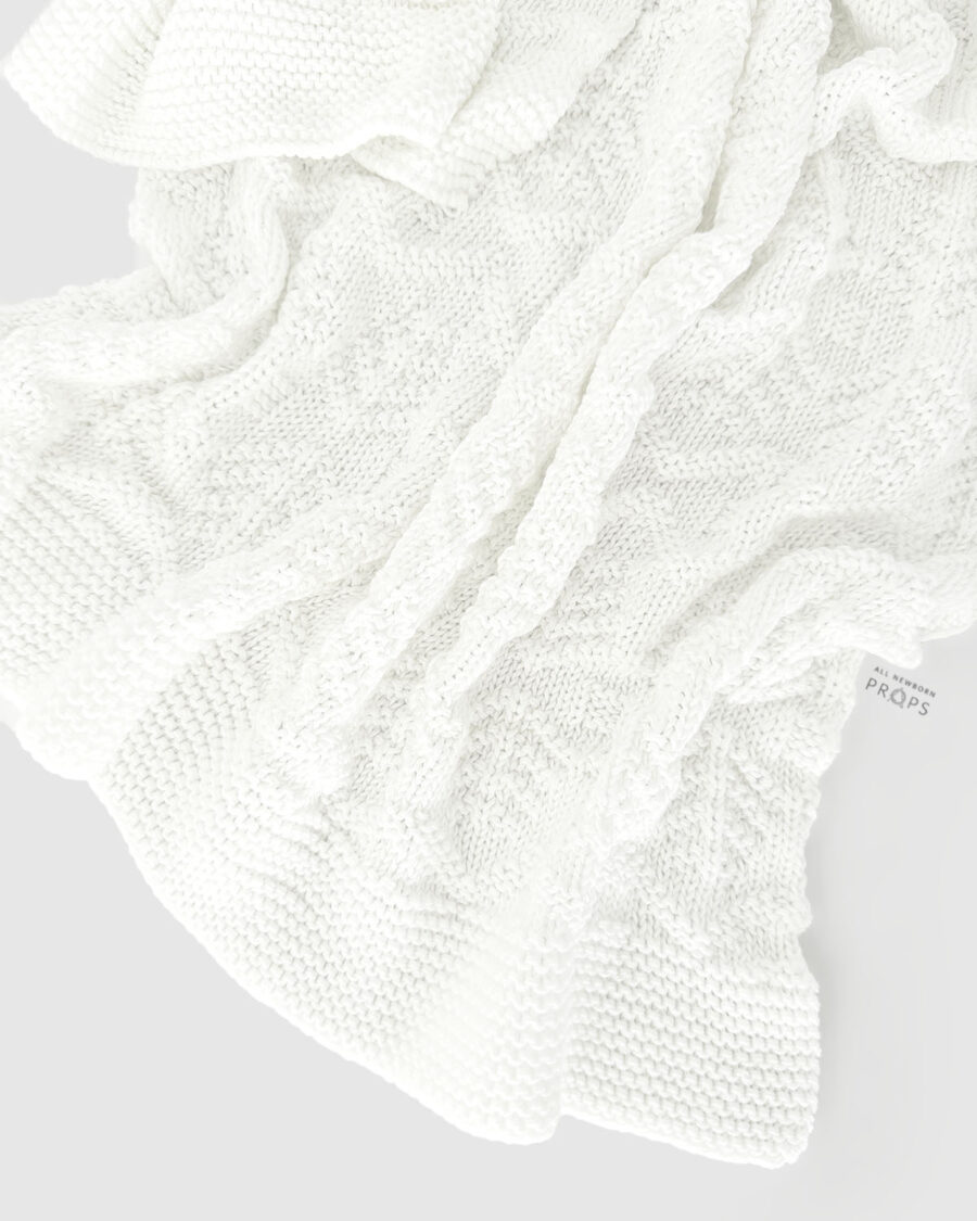 wrap-for-baby-girl-photoshoot-prop-knitted-textured-white-natural-europe
