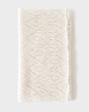 textured-mohair-newborn-wrap-boy-pearl-organic-stretchy-photo-props-europe