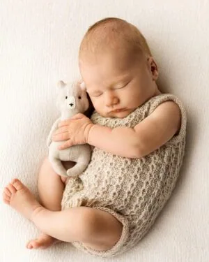 toy-newborn-photography-prop-teddy-softie-boy-natural-vintage-tan-europe