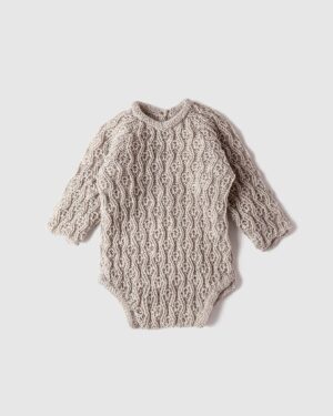 newborn-baby-photo-outfit-boy-props-bodysuit-natural-linen-europe