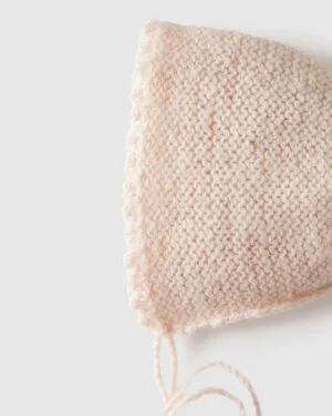 baby-photoshoot-props-bonnet-for-girl-session-lucca-blush-knitted-europe