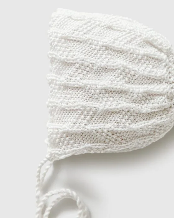 newborn-textured-reversible-bonnet-for-photoshoot-props-girl-ovidio-pearl-white-europe